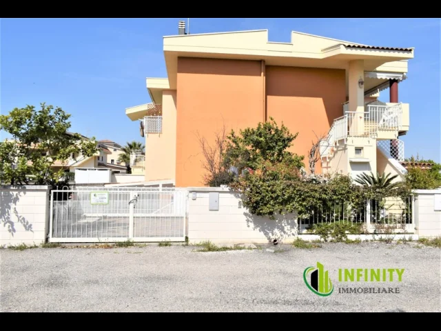 Appartamenti in Vendita - Tavernetta di recente costruzione con cortile e ingresso indipendente