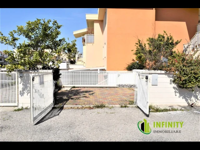 Appartamenti in Vendita - Tavernetta di recente costruzione con cortile e ingresso indipendente