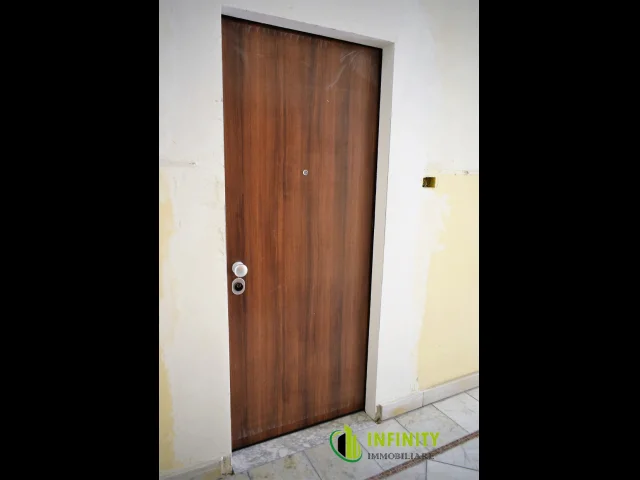 Appartamenti in Vendita - Appartamento di 80mq +terrazzino gia diviso in 2 appartamentini