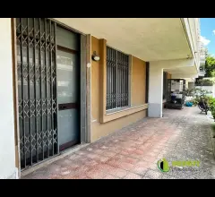Appartamenti in Vendita - Locale commerciale di mq 80 circa sito in via emilio salgari
