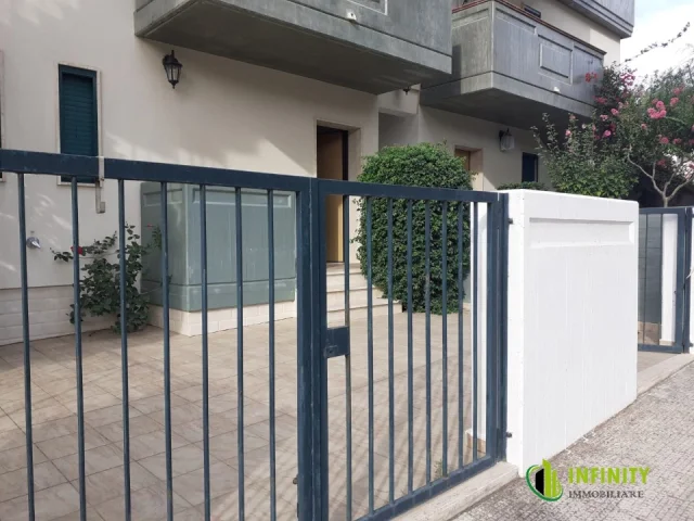 Appartamenti in Vendita - Appartamento a marina di ginosa con ingresso indipendente e garage
