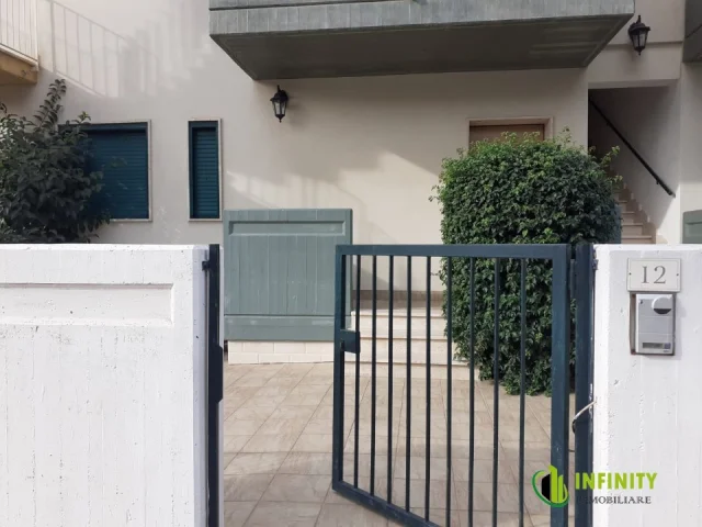 Appartamenti in Vendita - Appartamento a marina di ginosa con ingresso indipendente e garage
