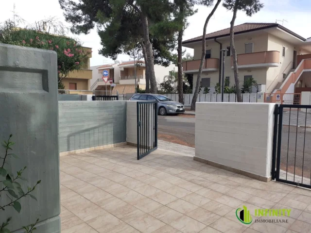 Appartamenti in Vendita - Appartamento a marina di ginosa con ingresso indipendente e garage