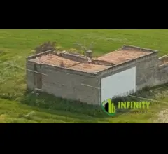 Appartamenti in Vendita - Casale collabente di 150mq circa con anneso terreno