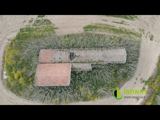 Appartamenti in Vendita - Casale indipendente di 450mq con 1.500mq di terreno