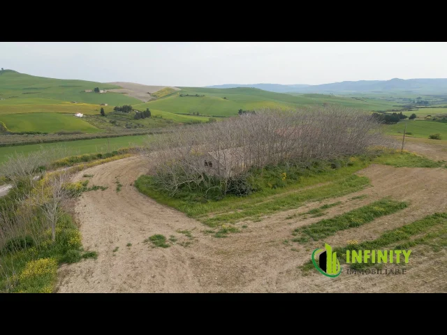 Appartamenti in Vendita - Casale indipendente di 450mq con 1.500mq di terreno