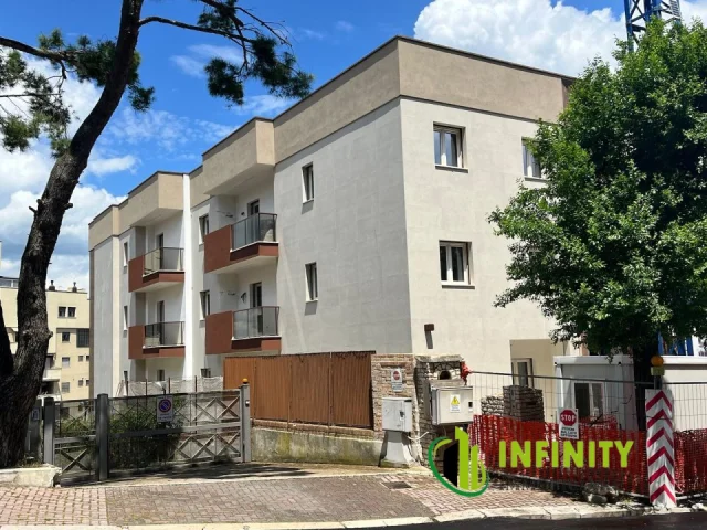Appartamenti in Vendita - Appartamento in centro di nuova costruzione di mq 66 con garage
