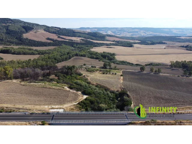 Appartamenti in Vendita - Terreno edificabile in zona serra piddaro