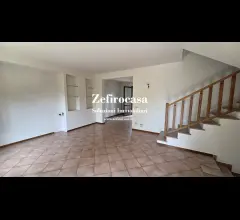 Appartamenti in Vendita - Crespellano - villetta a schiera con giardino fronte e retro