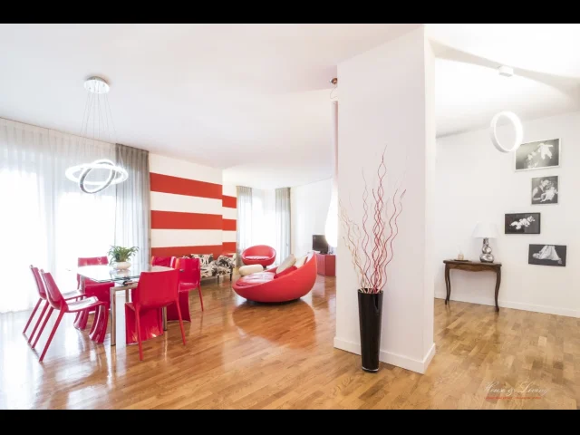 Appartamenti in Vendita - Prestigioso appartamento fronte valentino