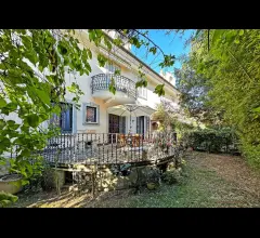 "esclusivo appartamento con giardino privato"