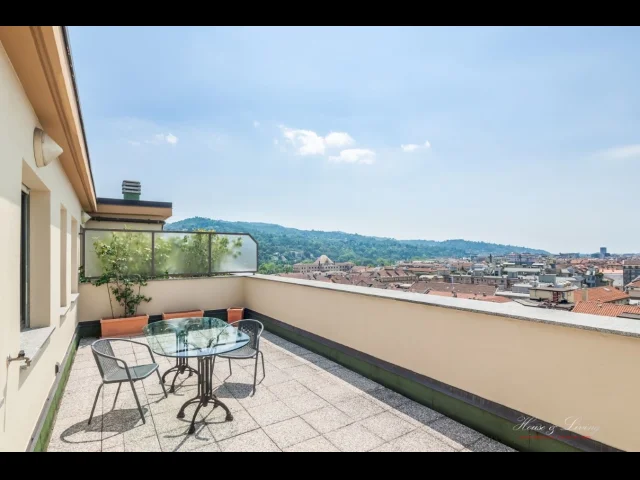 Appartamenti in Vendita - Appartamento attico panoramico