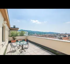 Appartamenti in Vendita - Appartamento attico panoramico