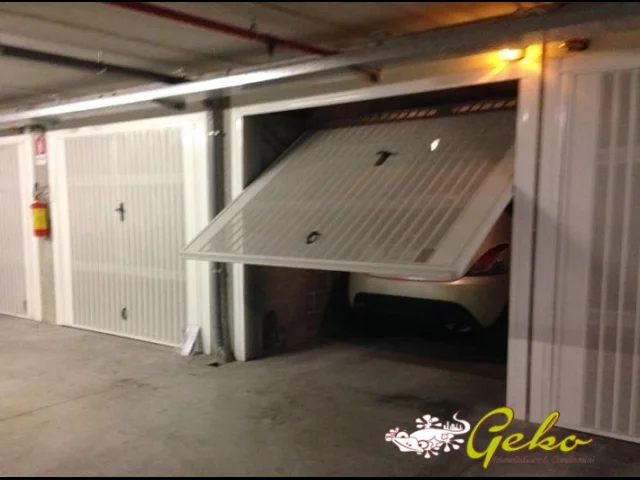 Appartamenti in Vendita - Garage  19 mq in affitto vicino al centro storico !!