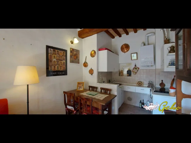 Appartamenti in Vendita - Appartamento con balcone in centro storico !!