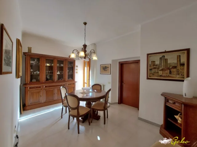 Appartamenti in Vendita - Appartamento 100 mq in ottime condizione in centro storico