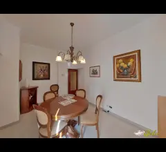 Appartamenti in Vendita - Appartamento 100 mq in ottime condizione in centro storico