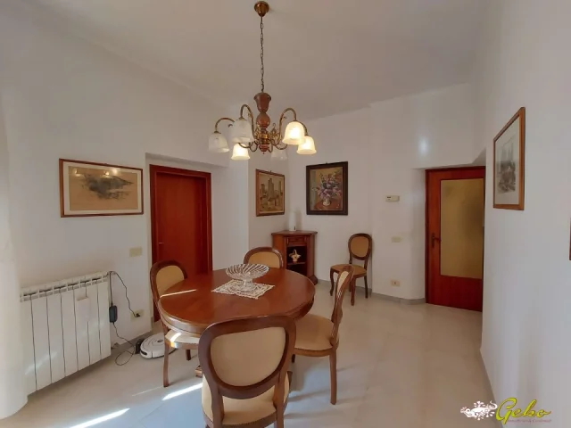 Appartamenti in Vendita - Appartamento 100 mq in ottime condizione in centro storico