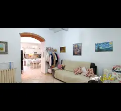 Appartamenti in Vendita - Appartamento 75 con balcone e  garage