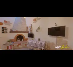 Appartamenti in Vendita - Appartamento 60 mq piano terreno con resede privato