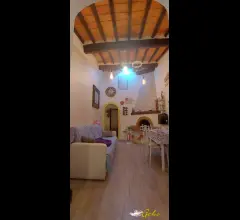 Appartamenti in Vendita - Appartamento 60 mq piano terreno con resede privato