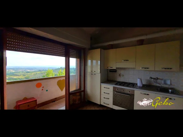 Appartamenti in Vendita - Appartamento 84 mq con terrazzo e vista panoramica !! vicino al centro storico