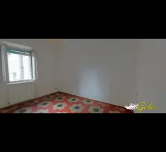 Appartamenti in Vendita - Appartamento da ristrutturare  65 mq in centro storico
