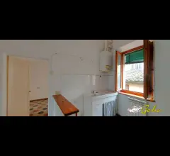 Appartamenti in Vendita - Appartamento da ristrutturare  65 mq in centro storico