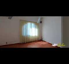 Appartamenti in Vendita - Appartamento  127 mq con resede e posti auto vicino al centro