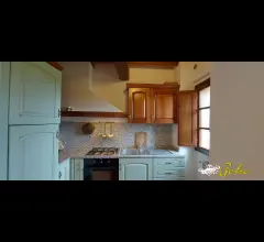 Appartamenti in Vendita - Appartamento in campagna  70 mq ristrutturato con giardino !!