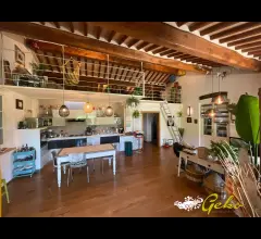 Appartamenti in Vendita - Bellissima villa indipendente in campagna con giardino  privato !