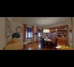 Appartamento 150 mq ristrutturato con terrazzino !