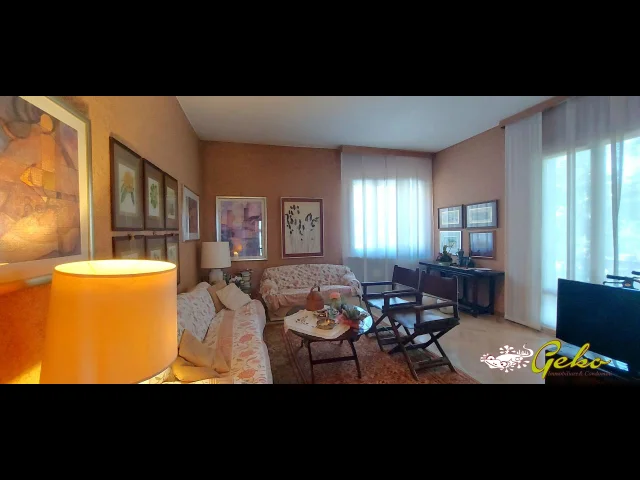 Appartamenti in Vendita - Appartamento 130 mq in bifamiliare con garage !