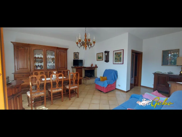 Appartamenti in Vendita - Luminoso appartamento con garage  !