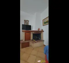 Appartamenti in Vendita - Luminoso appartamento con garage  !