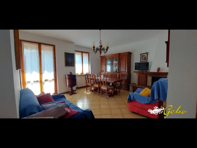 Appartamenti in Vendita - Luminoso appartamento con garage  !