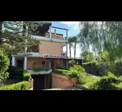 Villa rifinita in complesso residenziale