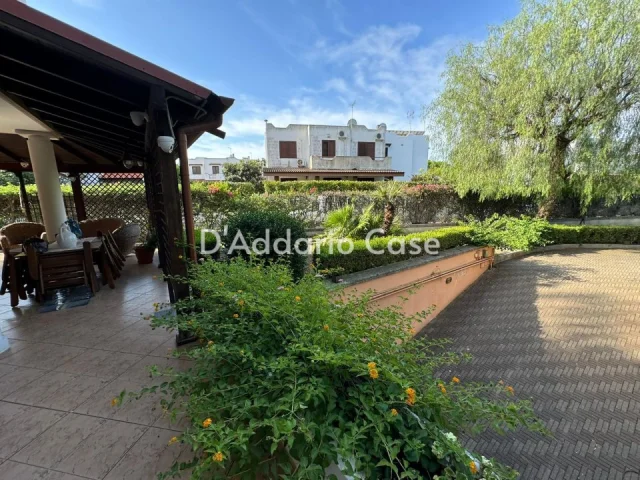 Appartamenti in Vendita - Villa rifinita in complesso residenziale