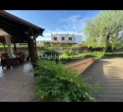 Appartamenti in Vendita - Villa rifinita in complesso residenziale