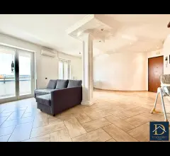 Appartamenti in Vendita - Paolo vi - ristrutturato e panoramico piazza pertini