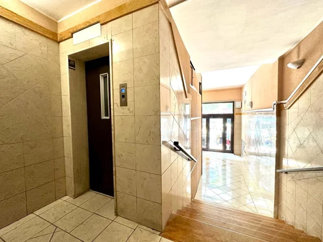 Appartamenti in Vendita - Tre vani via liguria