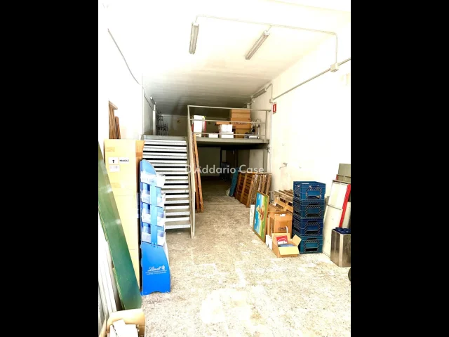 Appartamenti in Vendita - Locale commerciale via emilia