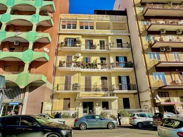 Appartamenti in Vendita - Viale virgilio 4 vani