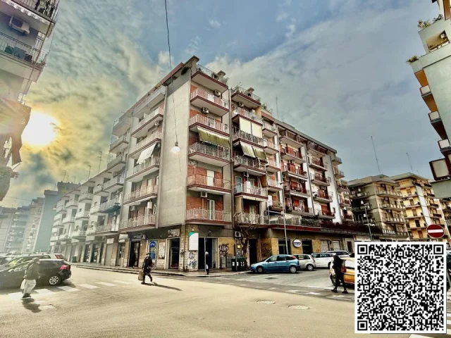 Appartamenti in Vendita - Appartamento 4 vani via campania