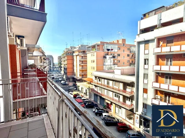 Appartamenti in Vendita - Appartamento 4 vani via campania