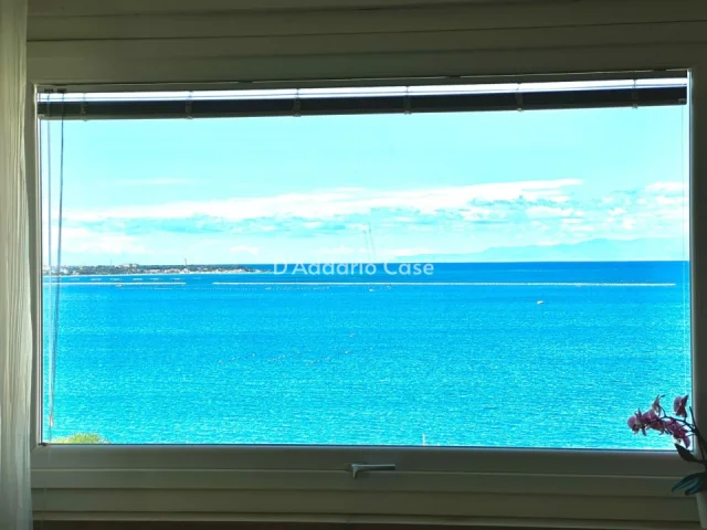 Appartamenti in Vendita - Luminoso, panoramico, vista mare