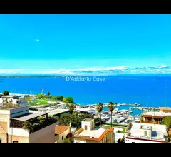 Appartamenti in Vendita - Luminoso, panoramico, vista mare