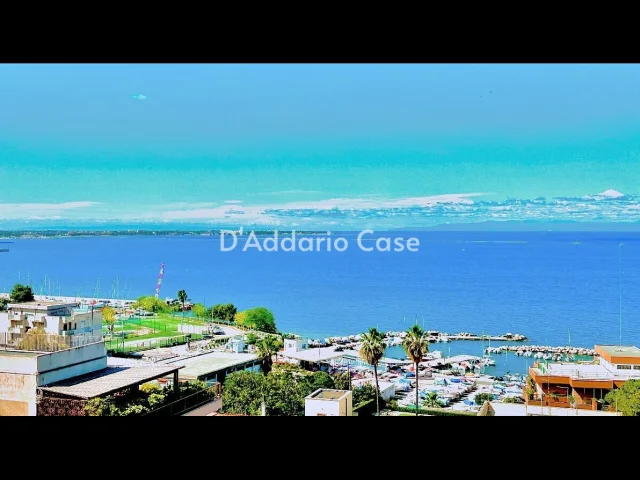 Appartamenti in Vendita - Luminoso, panoramico, vista mare