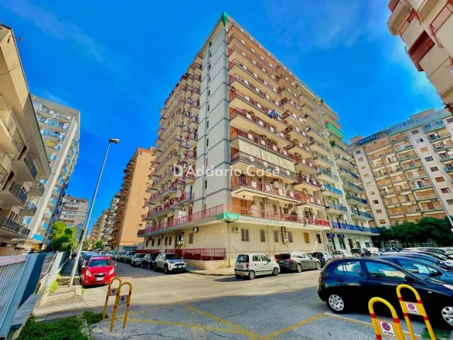 Appartamenti in Vendita - Rifinito appartamento su 2 livelli, via ettore d'amore