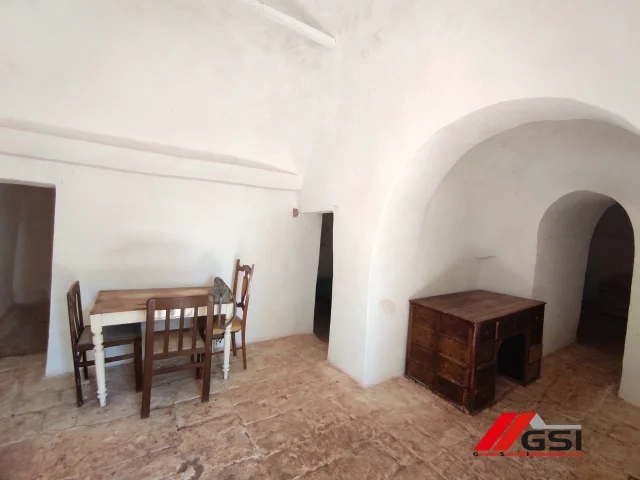 Appartamenti in Vendita - Due gruppi di trulli autentici con ampio terreno